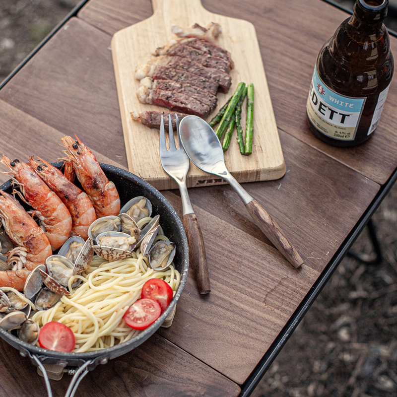 Tasty tableware 4-piece set