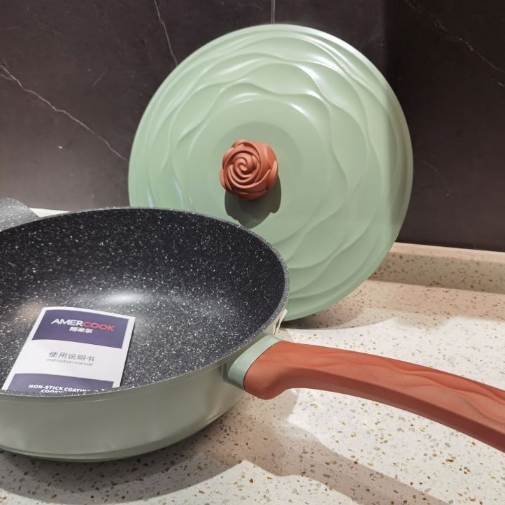 Mousse rose wok