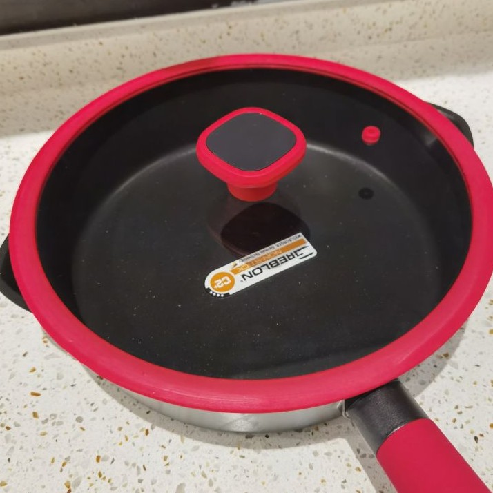 Fusomoku bright red frying pan